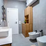 2br At Café Flora - Skanderbeg Square Area