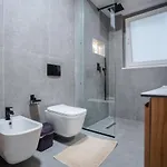 Lägenhet 2br At Café Flora - Skanderbeg Square Area Tirana