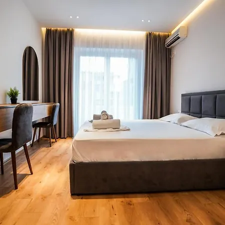 Lägenhet 2br At Café Flora - Skanderbeg Square Area Tirana