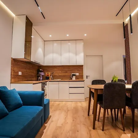 2br At Café Flora - Skanderbeg Square Area Lägenhet *