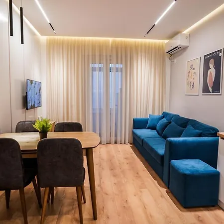 Lägenhet 2br At Café Flora - Skanderbeg Square Area Tirana