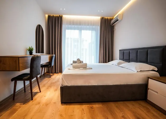 公寓 2br At Cafe Flora - Skanderbeg Square Area 地拉那