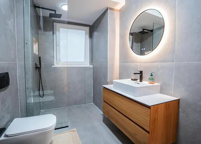 2br At Cafe Flora - Skanderbeg Square Area 公寓 *