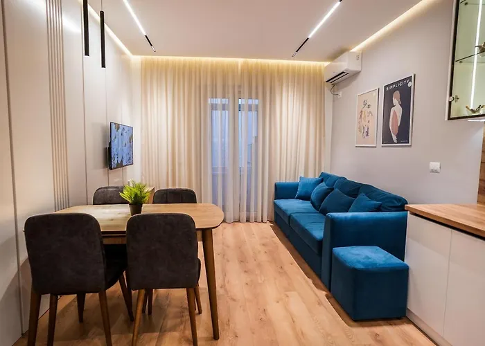 公寓 2br At Cafe Flora - Skanderbeg Square Area 地拉那