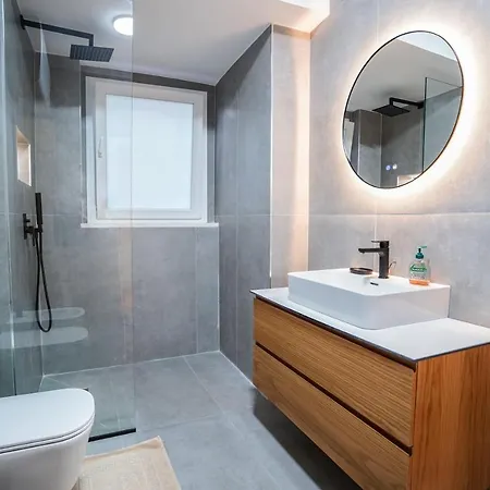 2br At Café Flora - Skanderbeg Square Area Appartamento *