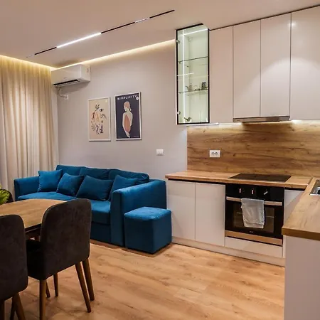 2br At Café Flora - Skanderbeg Square Area * Tirana