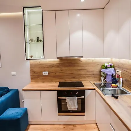 2br At Cafe Flora - Skanderbeg Square Area * Tirana